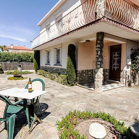 Agreable T2 Rdc Avec Terrasse, Proche Et Commerces - Fr-1-776-79 * Saint-Cyprien (Pyrenees-Orientales)
