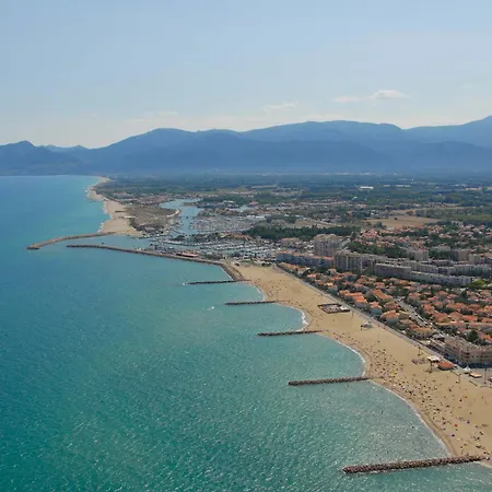 Agreable T2 Rdc Avec Terrasse, Proche Et Commerces - Fr-1-776-79 Saint-Cyprien (Pyrenees-Orientales)